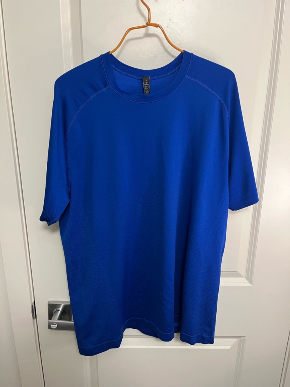 lululemon athletica Men's Metal Vent Tech Tee in Royal Blue in size XL